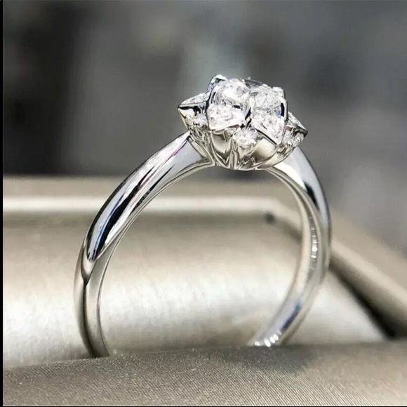 New Women’s 925 Silver Flower Party Diamond Ring - Picture 4 of 4